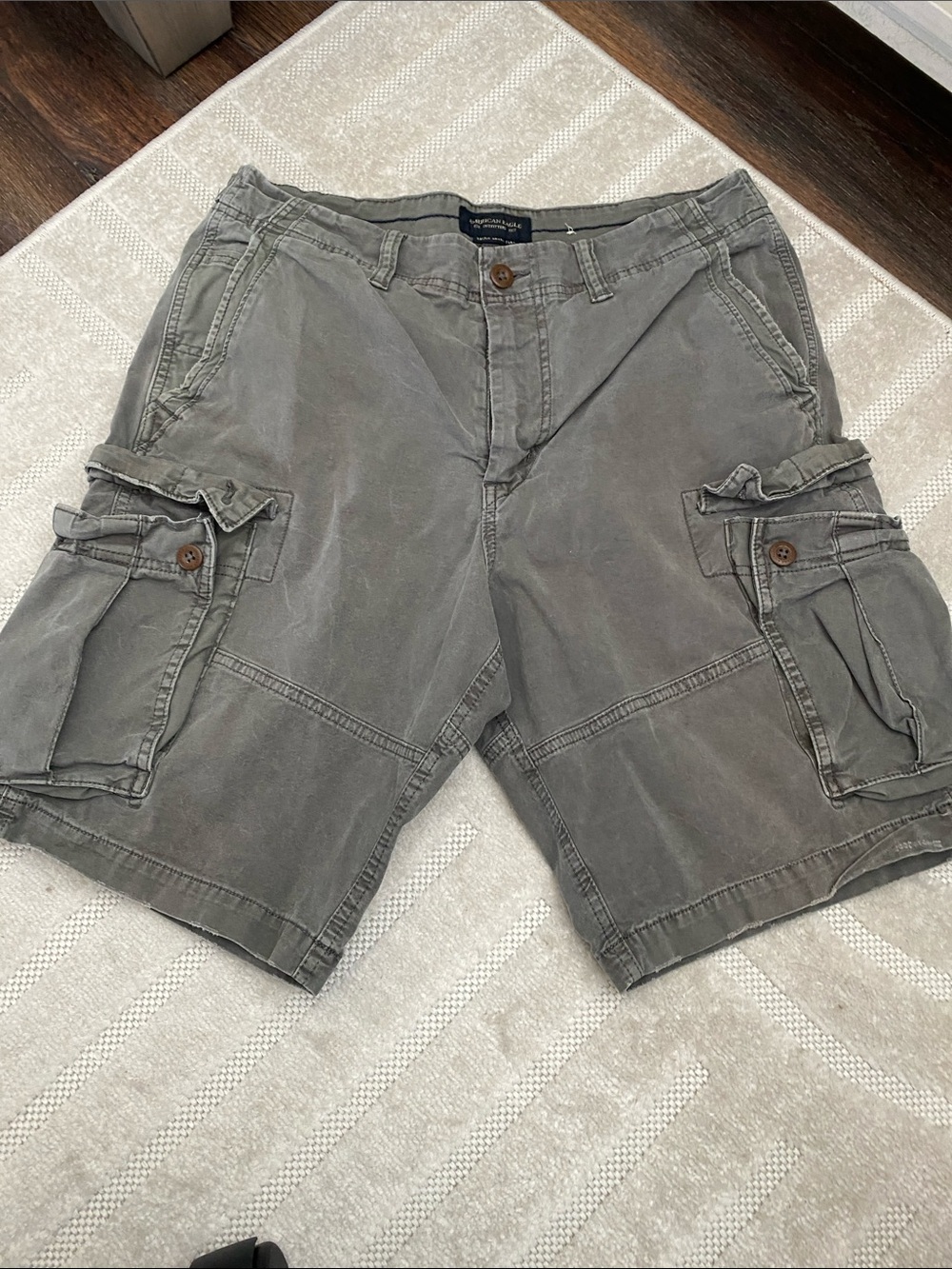 American Eagle Outfitters Men's Gray Cargo Shorts